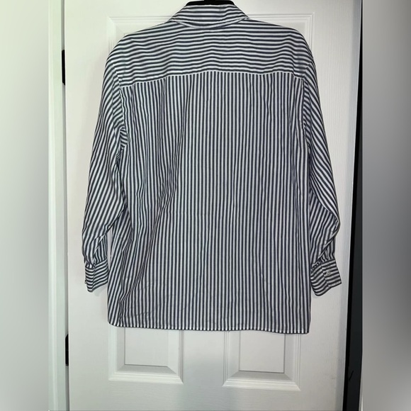 CM Company Brand Size Medium Blue Striped Ruffled L/S Top Blouse Shirt - Picture 7 of 8
